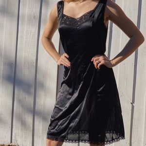 Black Widow 1970s vintage Slipdress.